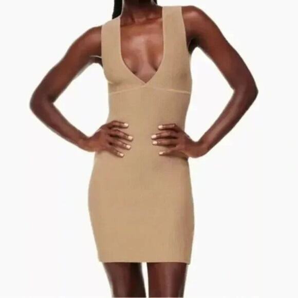 Babaton Sculpt Knit V Neck Mini Dress XL Camel NWOT - Picture 2 of 8